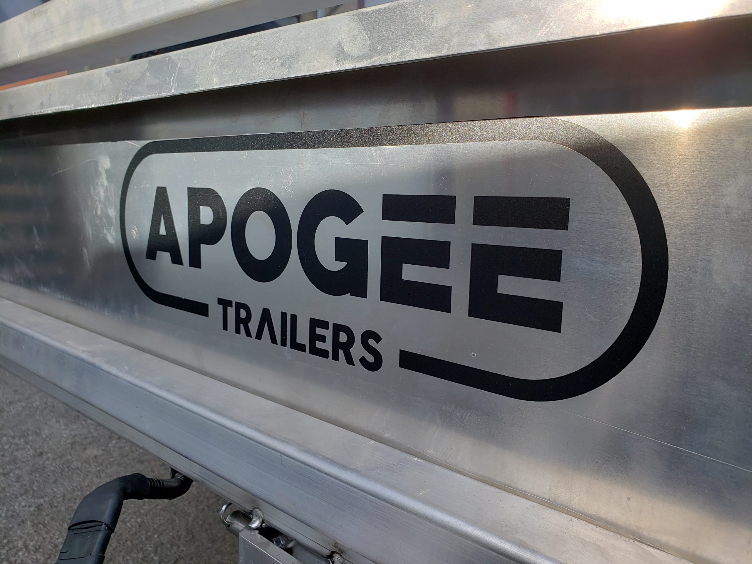 Apogee Remorques devient partenaire du Magazine Infoquad.com