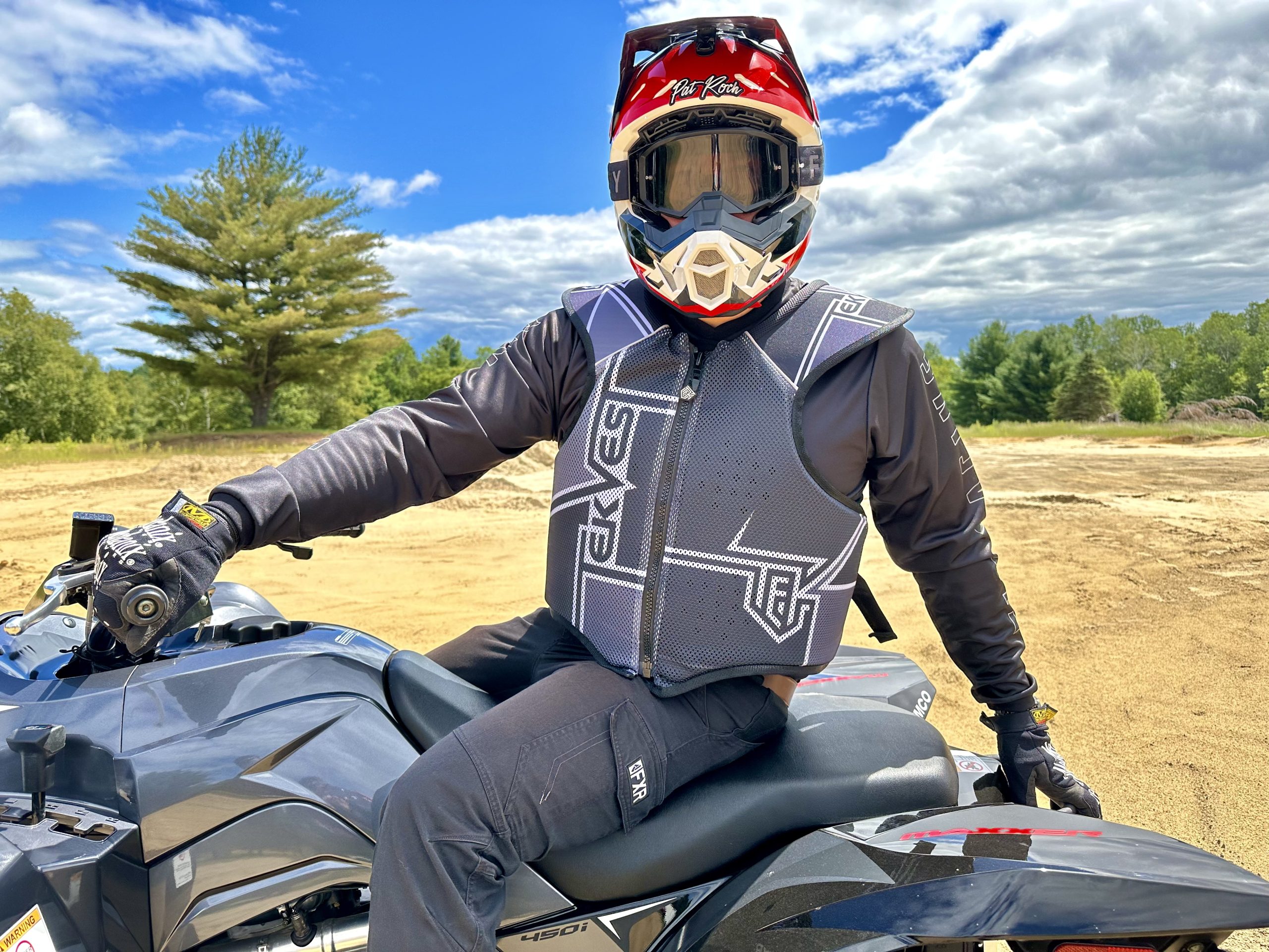 La veste de TRAILSPORT de TEKVEST: une armure pour une protection supérieure!